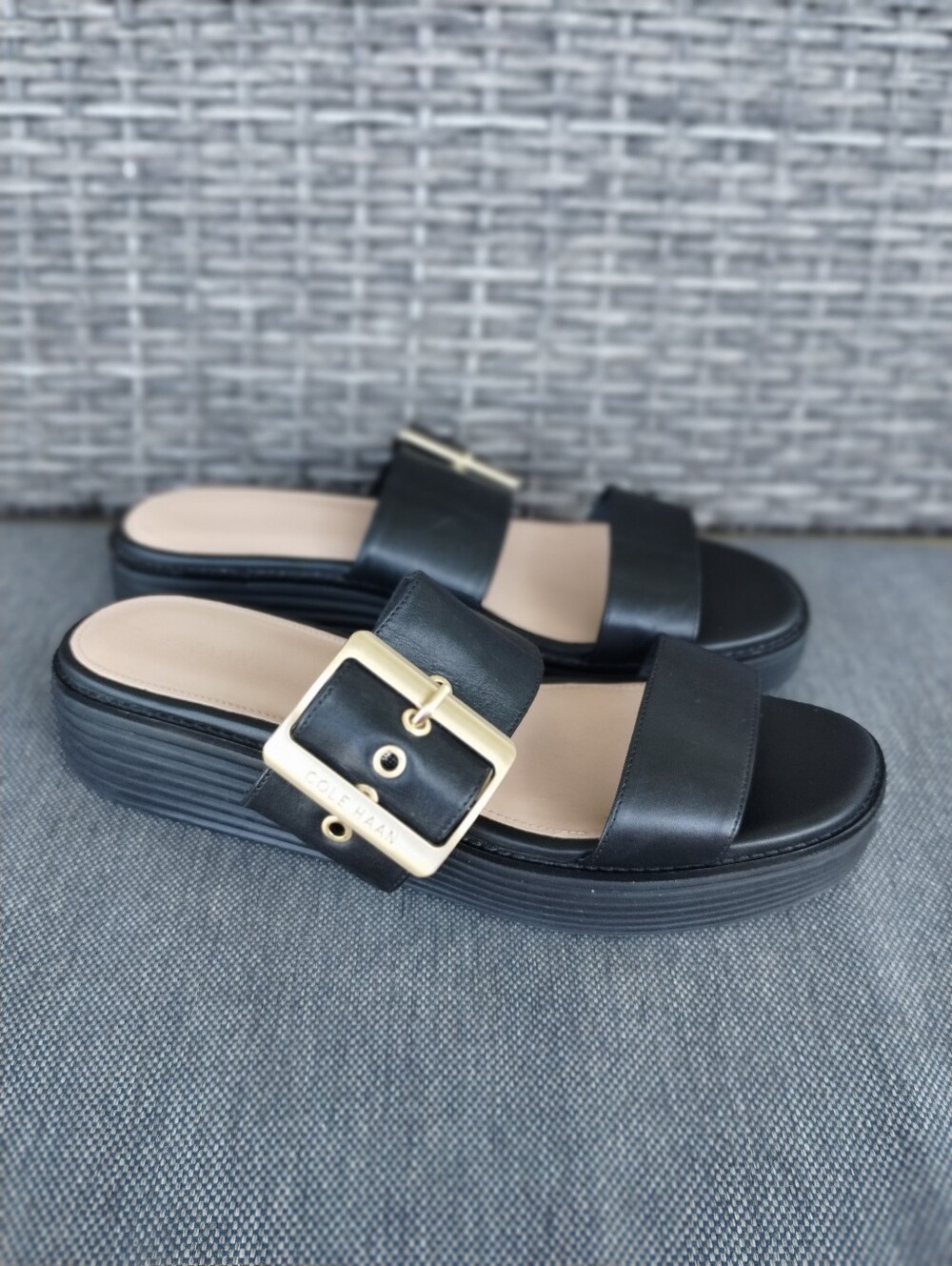 Cole Haan W29420 Buckle Slide Sandals Women’s 9 B Black Gold Platform